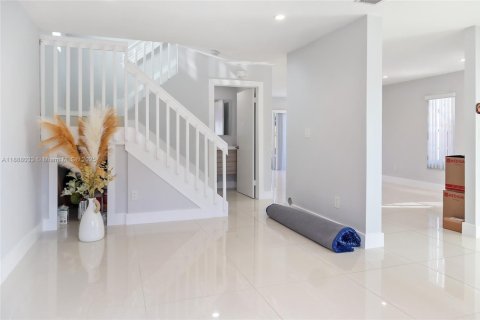 Villa ou maison à louer à Miami, Floride: 3 chambres, 148.27 m2 № 1942051 - photo 3