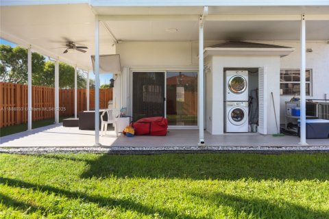 Villa ou maison à louer à Miami, Floride: 3 chambres, 148.27 m2 № 1942051 - photo 16