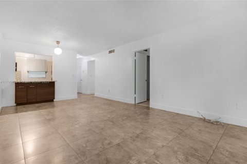 Copropriété à vendre à Miami Beach, Floride: 1 chambre, 69.68 m2 № 1712859 - photo 5