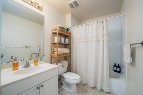 Copropriété à vendre à Boca Raton, Floride: 2 chambres, 100.43 m2 № 2064326 - photo 21