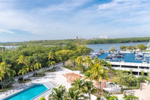 Condo in Sunny Isles Beach, Florida, 2 bedrooms  № 1920975 - photo 30