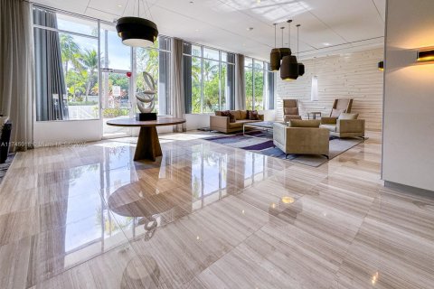 Condo in Sunny Isles Beach, Florida, 2 bedrooms  № 1920975 - photo 27