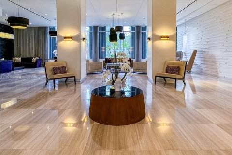 Condo in Sunny Isles Beach, Florida, 2 bedrooms  № 1920975 - photo 26