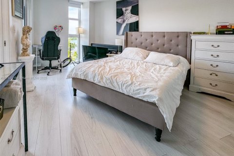 Condo in Sunny Isles Beach, Florida, 2 bedrooms  № 1920975 - photo 10