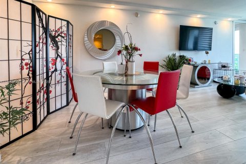 Condo in Sunny Isles Beach, Florida, 2 bedrooms  № 1920975 - photo 3