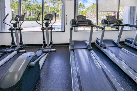 Condo in Sunny Isles Beach, Florida, 2 bedrooms  № 1920975 - photo 22