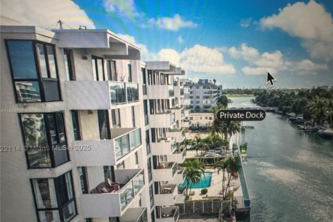 Copropriété à louer à Bay Harbor Islands, Floride: 1 chambre, 83.15 m2 № 1830877 - photo 4