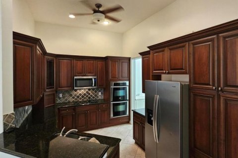 Villa ou maison à louer à Jupiter, Floride: 4 chambres, 202.99 m2 № 2350869 - photo 4
