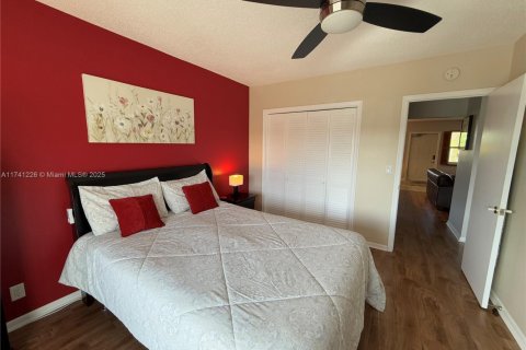 Condo in West Palm Beach, Florida, 2 bedrooms  № 1763031 - photo 16