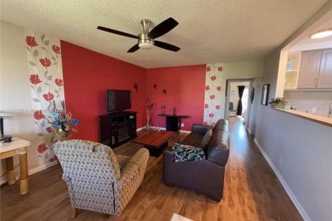 Condo in West Palm Beach, Florida, 2 bedrooms  № 1763031 - photo 10