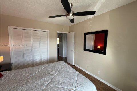 Condo in West Palm Beach, Florida, 2 bedrooms  № 1763031 - photo 18