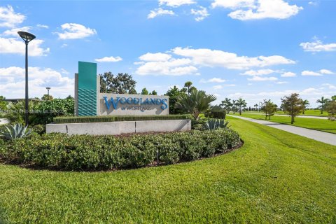 House in Westlake, Florida 4 bedrooms, 368.73 sq.m. № 1948038 - photo 2