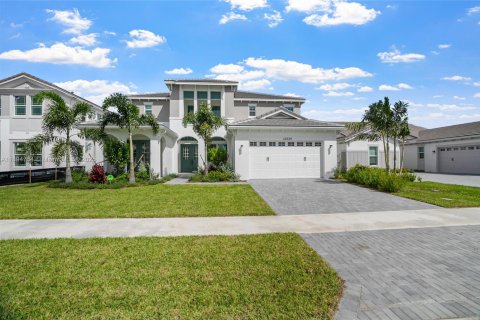 House in Westlake, Florida 4 bedrooms, 368.73 sq.m. № 1948038 - photo 1