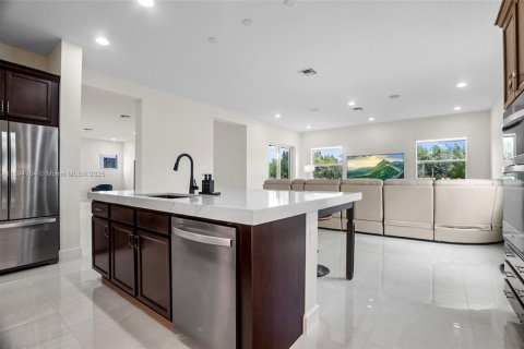 House in Westlake, Florida 4 bedrooms, 368.73 sq.m. № 1948038 - photo 27