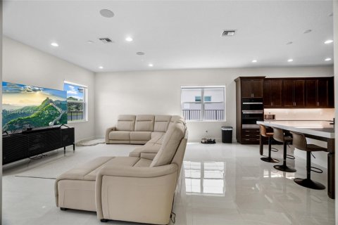 House in Westlake, Florida 4 bedrooms, 368.73 sq.m. № 1948038 - photo 23