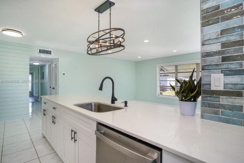 Condo in Delray Beach, Florida, 2 bedrooms  № 2184016 - photo 7