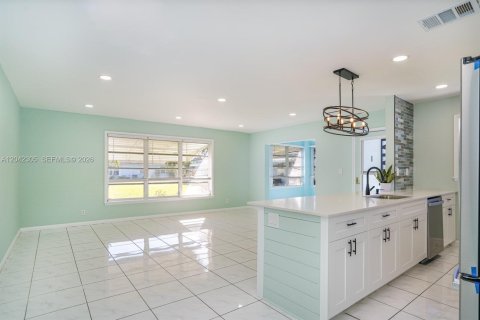 Condo in Delray Beach, Florida, 2 bedrooms  № 2184016 - photo 5
