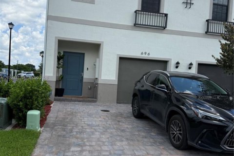 Adosado en Florida City, Florida 3 dormitorios, 136.19 m2 № 2085391