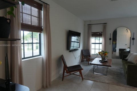 Adosado en alquiler en Florida City, Florida, 3 dormitorios, 136.19 m2 № 2085391 - foto 12