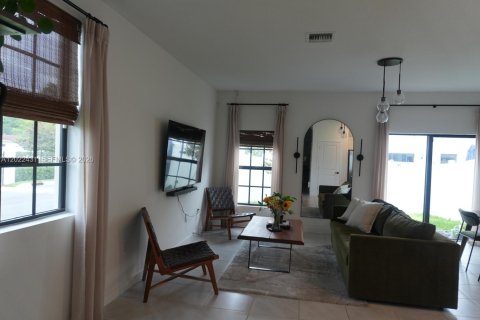 Adosado en alquiler en Florida City, Florida, 3 dormitorios, 136.19 m2 № 2085391 - foto 11