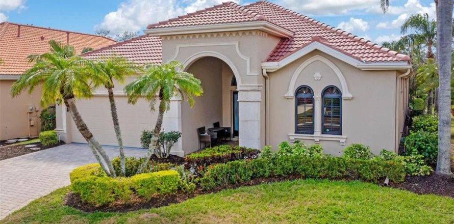 House in Sarasota, Florida 3 bedrooms, 284.65 sq.m. № 1557157