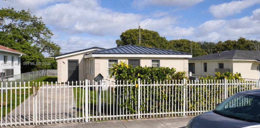 Immobilier commercial à Miami, Floride 117.8 m2 № 2032015