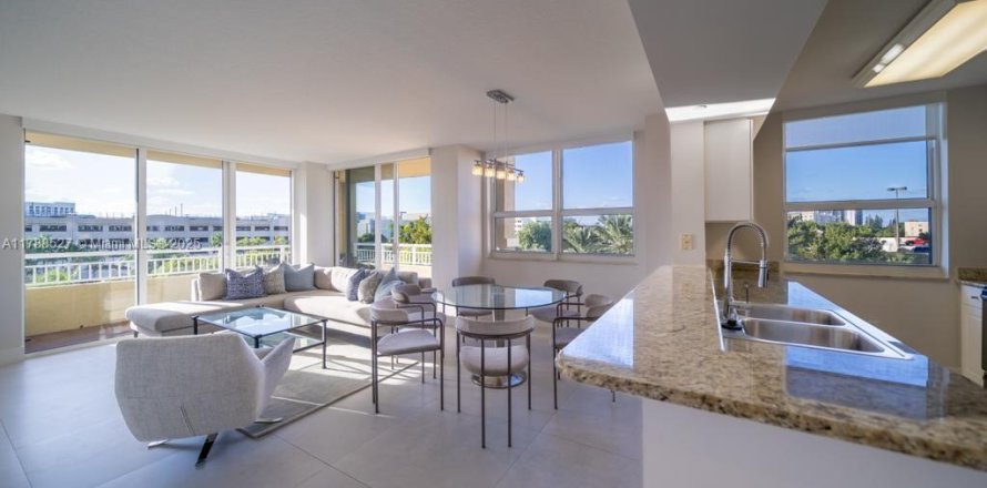 Condo à Aventura, Floride, 2 chambres № 1705315