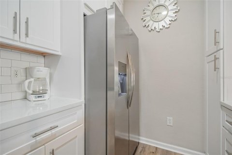 Condo in Kissimmee, Florida, 2 bedrooms  № 2310912 - photo 15