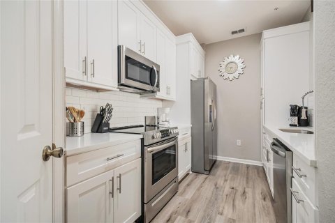 Condo in Kissimmee, Florida, 2 bedrooms  № 2310912 - photo 13