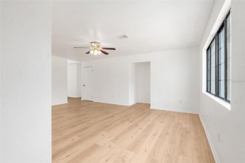 Casa en venta en Archer, Florida, 3 dormitorios, 195.56 m2 № 1903448 - foto 5