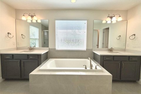 Townhouse in Tampa, Florida 4 bedrooms, 243.22 sq.m. № 1821102 - photo 25