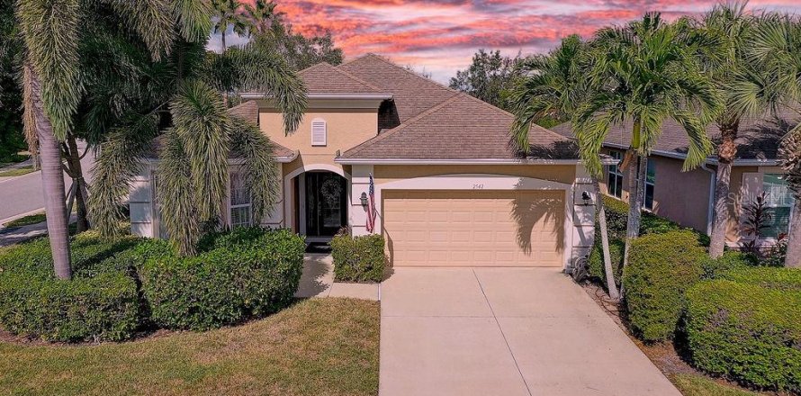 House in Venice, Florida 3 bedrooms, 163.79 sq.m. № 1630803