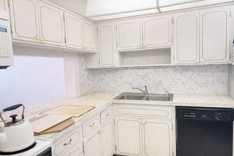 Condo in Hallandale Beach, Florida, 2 bedrooms № 2189099 - photo 6
