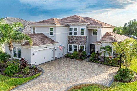 House in Wesley Chapel, Florida 6 bedrooms, 452.81 sq.m. № 2143969