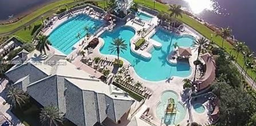 Дом в Уэстон, Флорида 5 спален, 287.25м2 № 1950628