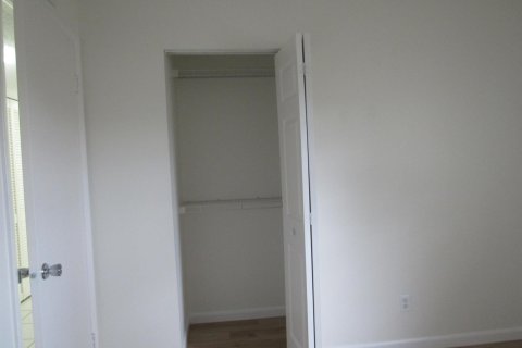 Condo in Stuart, Florida, 3 bedrooms  № 2082960 - photo 9