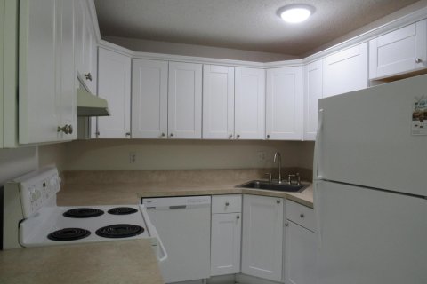 Condo in Stuart, Florida, 3 bedrooms  № 2082960 - photo 6