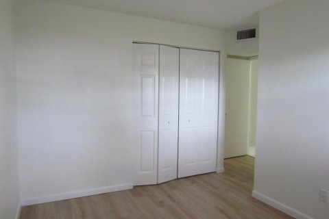 Condo in Stuart, Florida, 3 bedrooms  № 2082960 - photo 11