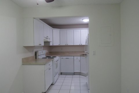 Condo in Stuart, Florida, 3 bedrooms  № 2082960 - photo 7