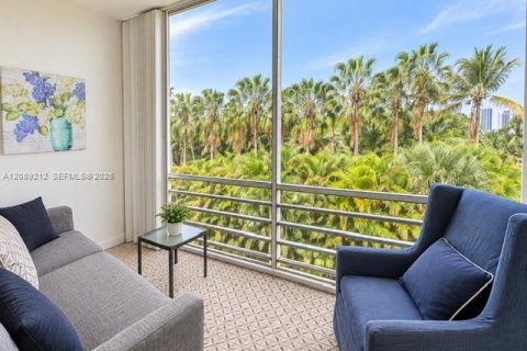 Copropriété à louer à Hallandale Beach, Floride: 1 chambre, 67.82 m2 № 2365695 - photo 3