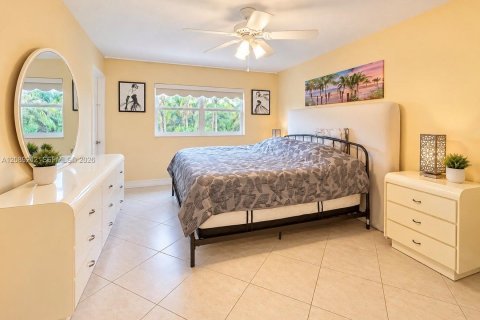Copropriété à louer à Hallandale Beach, Floride: 1 chambre, 67.82 m2 № 2365695 - photo 9