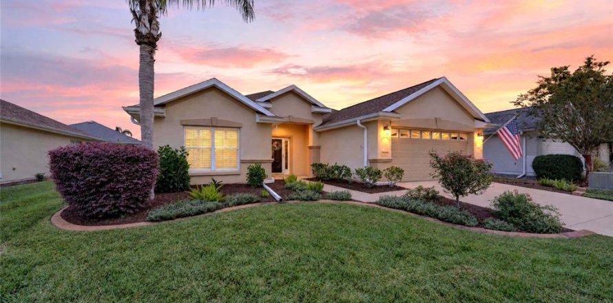 Villa ou maison à Summerfield, Floride 3 chambres, 159.79 m2 № 2410185