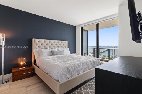 Condo in Miami, Florida, 2 bedrooms  № 2246889 - photo 15