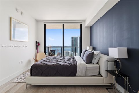 Condo in Miami, Florida, 2 bedrooms  № 2246889 - photo 11
