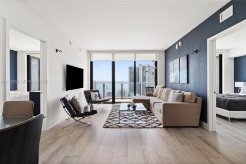 Condo in Miami, Florida, 2 bedrooms  № 2246889 - photo 2