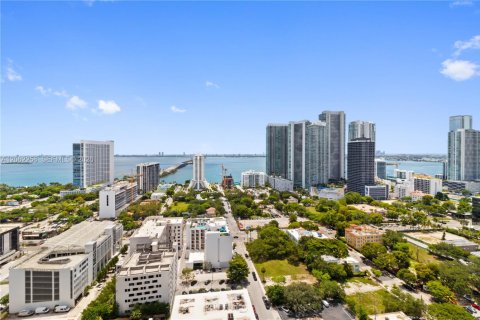 Condo in Miami, Florida, 2 bedrooms  № 2246889 - photo 21