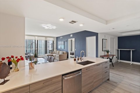 Condo in Miami, Florida, 2 bedrooms  № 2246889 - photo 4