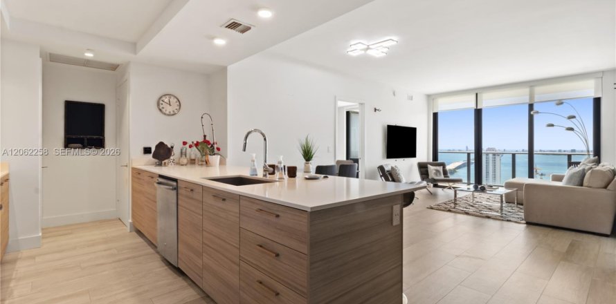 Condo in Miami, Florida, 2 bedrooms  № 2246889