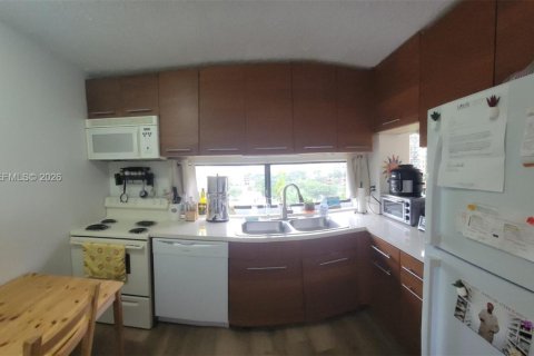 Appartement à louer à Sunny Isles Beach, Floride: 1 chambre, 71.26 m2 № 1999642 - photo 2