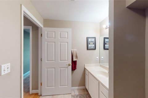 Condo in Tampa, Florida, 1 bedroom  № 2393772 - photo 8